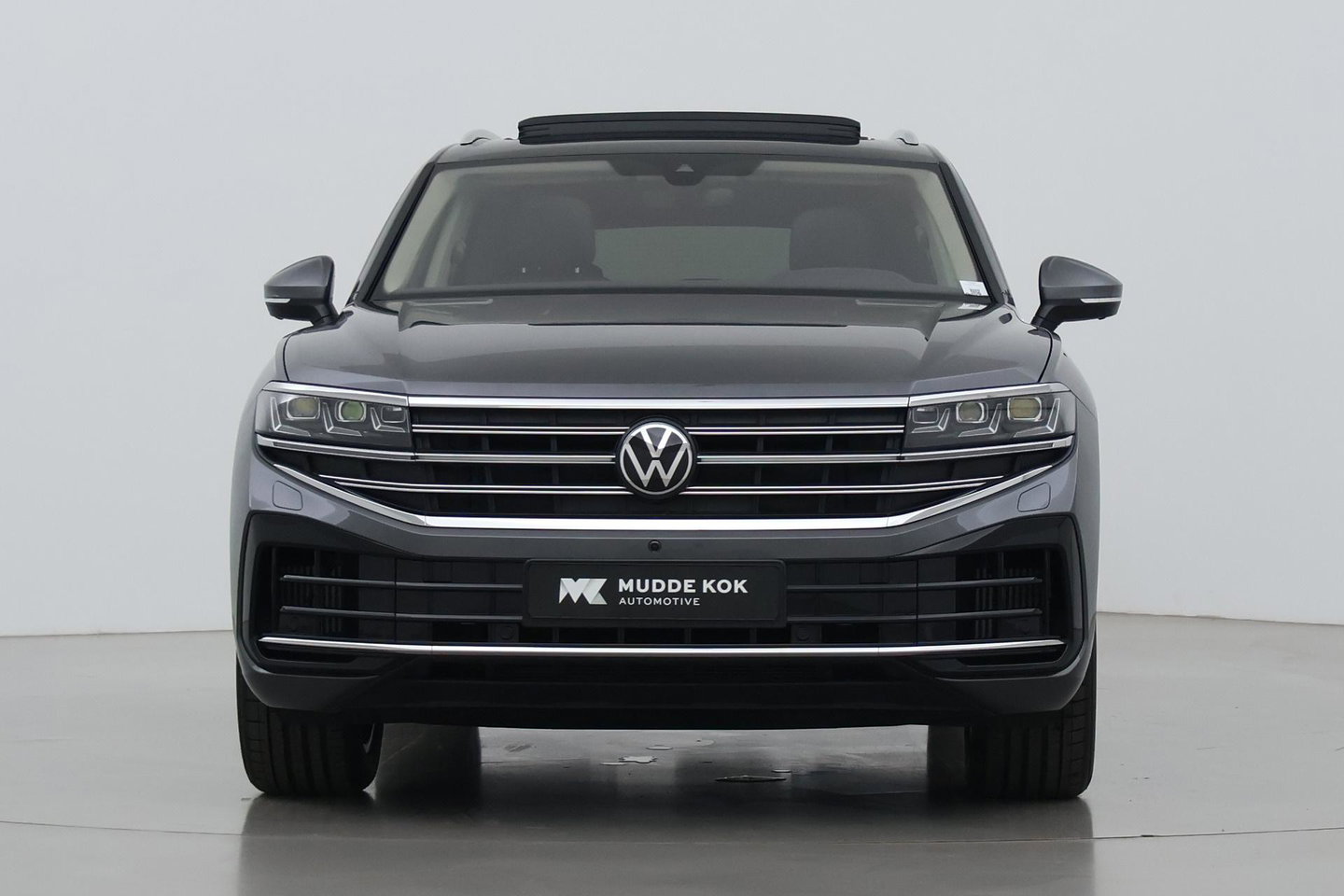 Volkswagen Touareg 3.0 TSi eHybrid 4MOTION Elegance | Luchtvering | Trekhaak | Panoramadak | Head-Up | 360 Camera | Ventilatie | Stoel+Stuurverwarming
