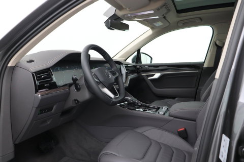 Volkswagen Touareg 3.0 TSi eHybrid 4MOTION Elegance | Luchtvering | Trekhaak | Panoramadak | Head-Up | 360 Camera | Ventilatie | Stoel+Stuurverwarming