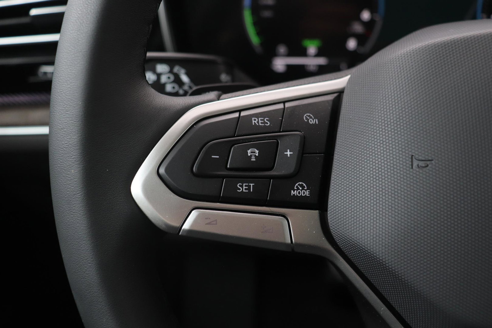 Volkswagen Touareg 3.0 TSi eHybrid 4MOTION Elegance | Luchtvering | Trekhaak | Panoramadak | Head-Up | 360 Camera | Ventilatie | Stoel+Stuurverwarming