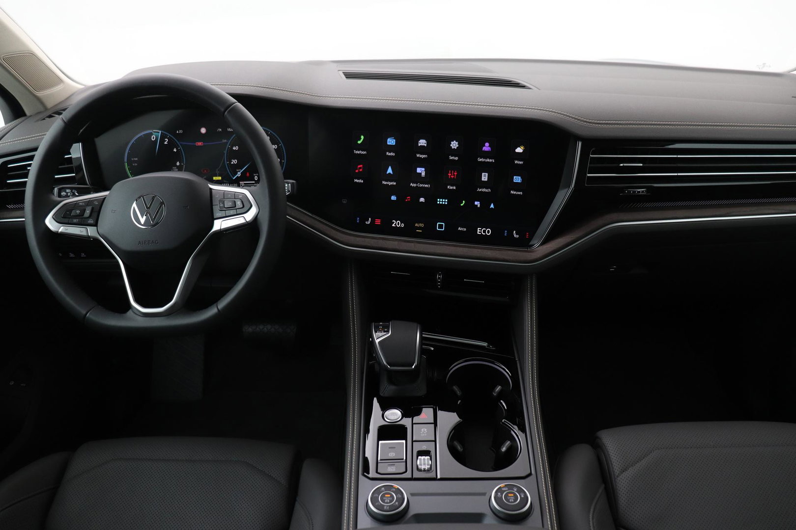 Volkswagen Touareg 3.0 TSi eHybrid 4MOTION Elegance | Luchtvering | Trekhaak | Panoramadak | Head-Up | 360 Camera | Ventilatie | Stoel+Stuurverwarming