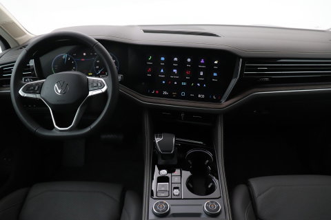 Volkswagen Touareg 3.0 TSi eHybrid 4MOTION Elegance | Luchtvering | Trekhaak | Panoramadak | Head-Up | 360 Camera | Ventilatie | Stoel+Stuurverwarming