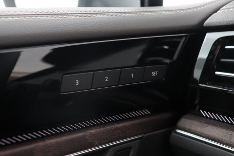 Volkswagen Touareg 3.0 TSi eHybrid 4MOTION Elegance | Luchtvering | Trekhaak | Panoramadak | Head-Up | 360 Camera | Ventilatie | Stoel+Stuurverwarming