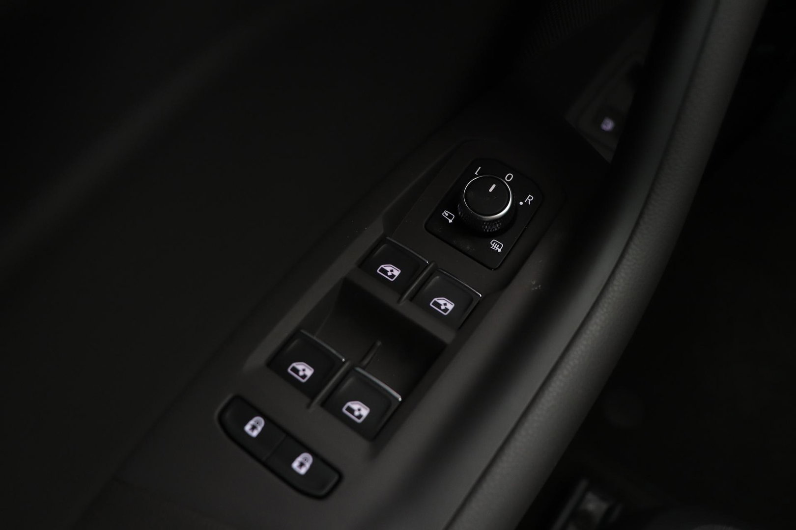 Volkswagen Touareg 3.0 TSi eHybrid 4MOTION Elegance | Luchtvering | Trekhaak | Panoramadak | Head-Up | 360 Camera | Ventilatie | Stoel+Stuurverwarming