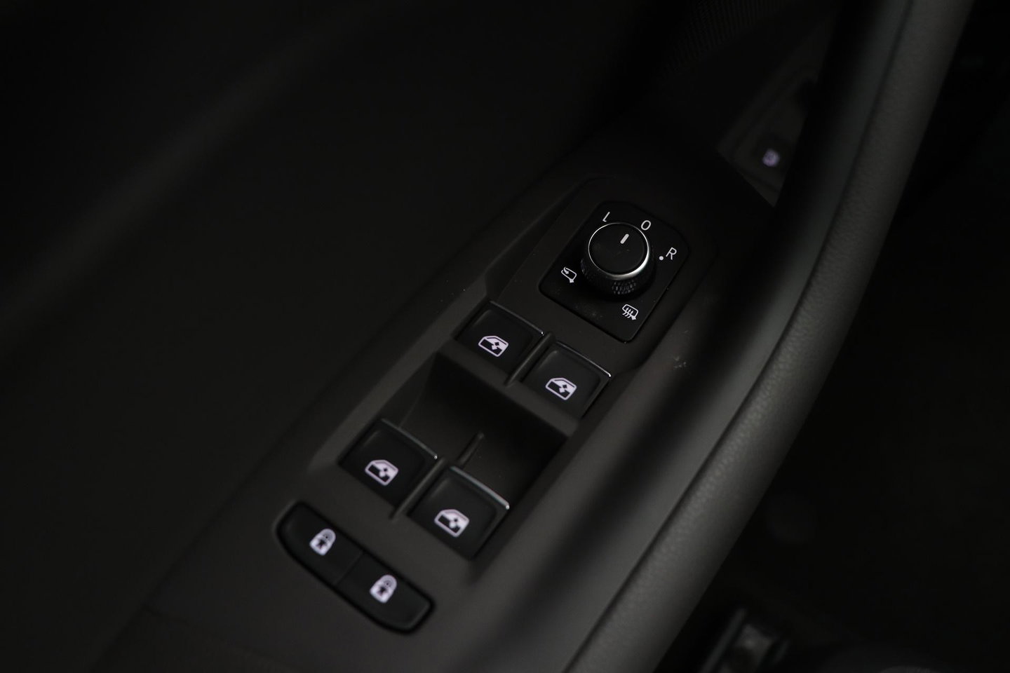Volkswagen Touareg 3.0 TSi eHybrid 4MOTION Elegance | Luchtvering | Trekhaak | Panoramadak | Head-Up | 360 Camera | Ventilatie | Stoel+Stuurverwarming