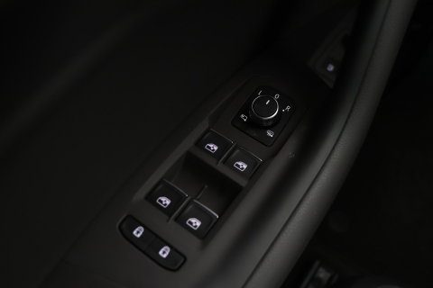 Volkswagen Touareg 3.0 TSi eHybrid 4MOTION Elegance | Luchtvering | Trekhaak | Panoramadak | Head-Up | 360 Camera | Ventilatie | Stoel+Stuurverwarming