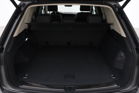 Volkswagen Touareg 3.0 TSi eHybrid 4MOTION Elegance | Luchtvering | Trekhaak | Panoramadak | Head-Up | 360 Camera | Ventilatie | Stoel+Stuurverwarming