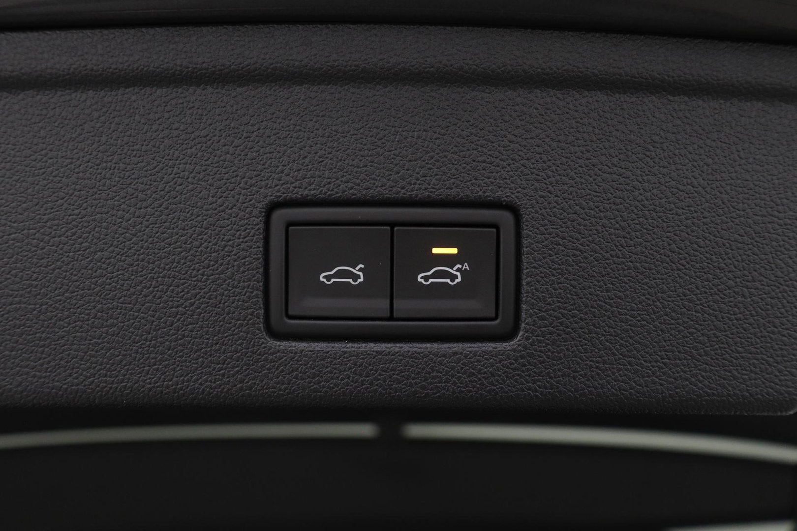 Volkswagen Touareg 3.0 TSi eHybrid 4MOTION Elegance | Luchtvering | Trekhaak | Panoramadak | Head-Up | 360 Camera | Ventilatie | Stoel+Stuurverwarming