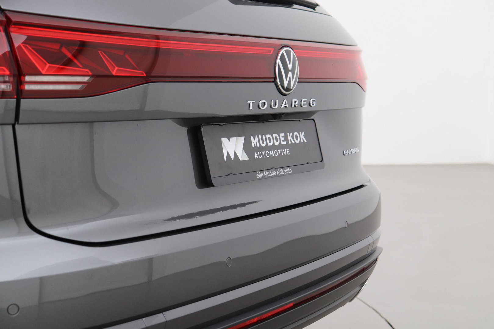 Volkswagen Touareg 3.0 TSi eHybrid 4MOTION Elegance | Luchtvering | Trekhaak | Panoramadak | Head-Up | 360 Camera | Ventilatie | Stoel+Stuurverwarming