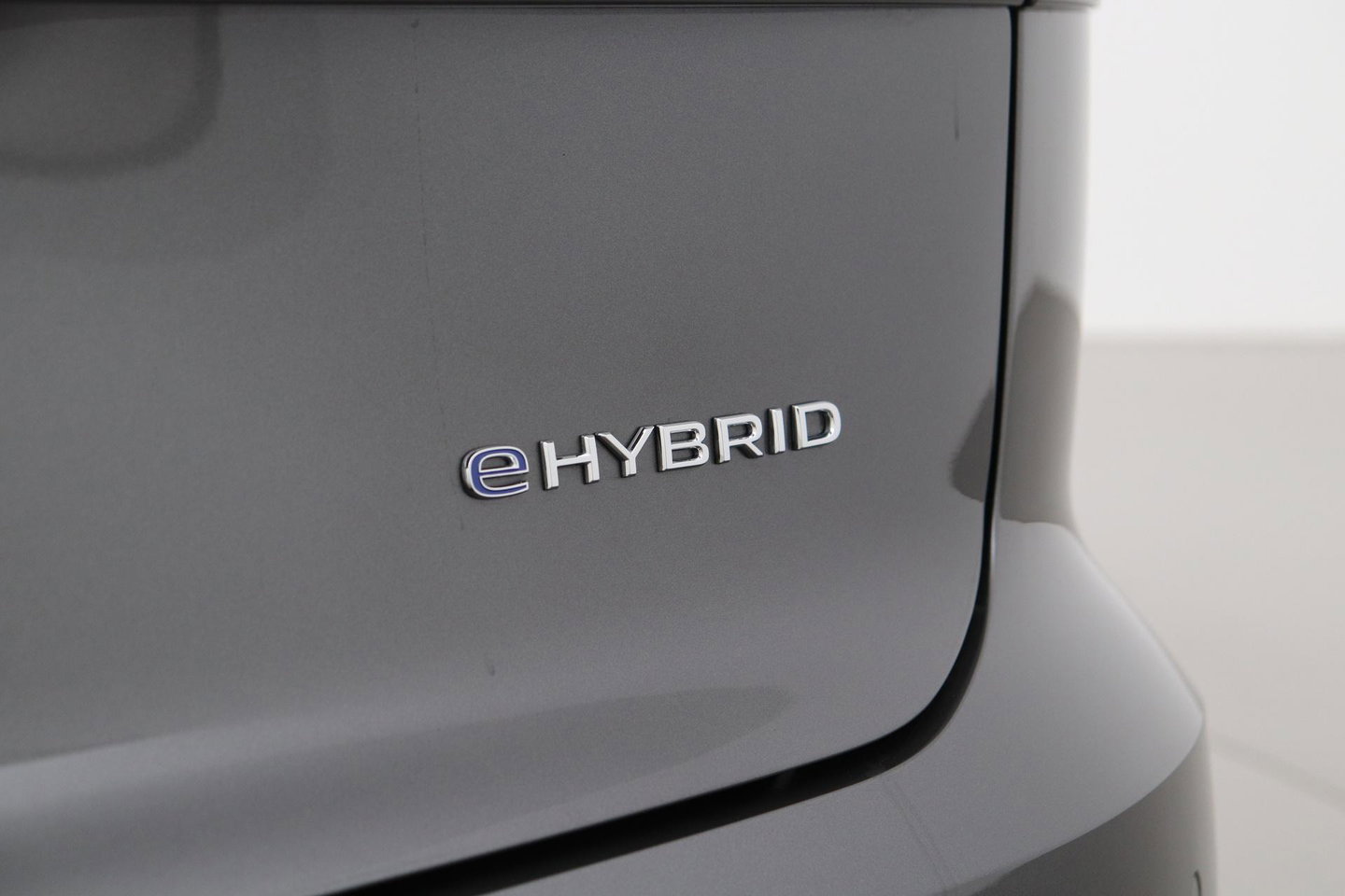 Volkswagen Touareg 3.0 TSi eHybrid 4MOTION Elegance | Luchtvering | Trekhaak | Panoramadak | Head-Up | 360 Camera | Ventilatie | Stoel+Stuurverwarming