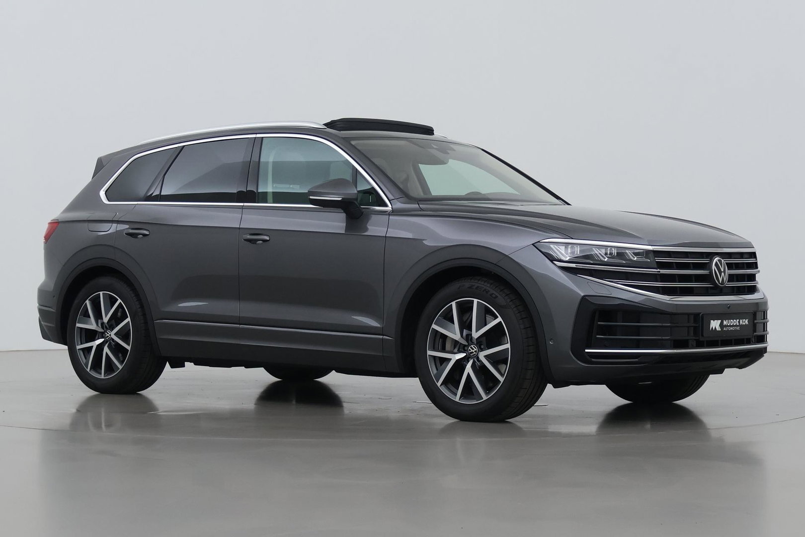 Volkswagen Touareg 3.0 TSi eHybrid 4MOTION Elegance | Luchtvering | Trekhaak | Panoramadak | Head-Up | 360 Camera | Ventilatie | Stoel+Stuurverwarming