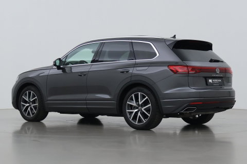 Volkswagen Touareg 3.0 TSi eHybrid 4MOTION Elegance | Luchtvering | Trekhaak | Panoramadak | Head-Up | 360 Camera | Ventilatie | Stoel+Stuurverwarming