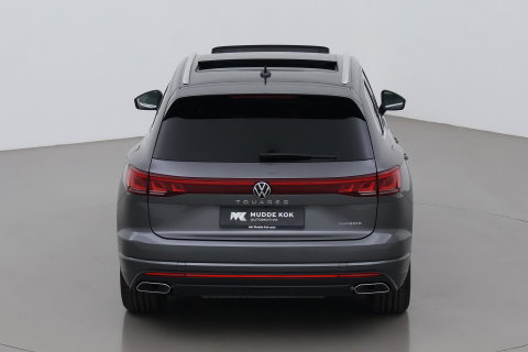 Volkswagen Touareg 3.0 TSi eHybrid 4MOTION Elegance | Luchtvering | Trekhaak | Panoramadak | Head-Up | 360 Camera | Ventilatie | Stoel+Stuurverwarming