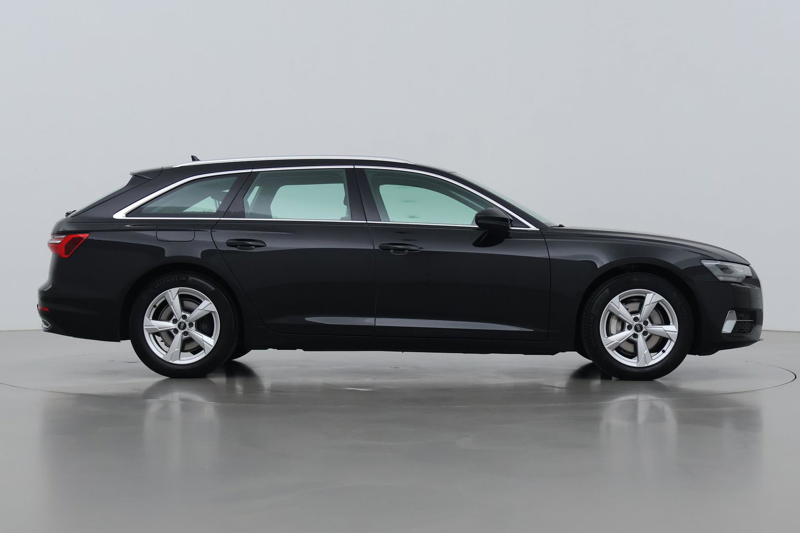 Audi A6 Avant 45 TFSI Design Pro Line Plus | ACC | Trekhaak | Stoelverwarming | Elektrische Achterklep | Navigatie | LED | 18 Inch