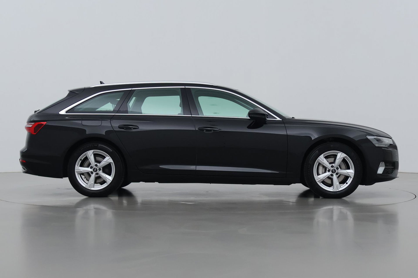 Audi A6 Avant 45 TFSI Design Pro Line Plus | ACC | Trekhaak | Stoelverwarming | Elektrische Achterklep | Navigatie | LED | 18 Inch
