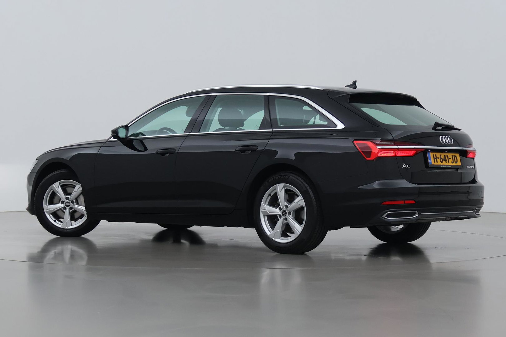Audi A6 Avant 45 TFSI Design Pro Line Plus | ACC | Trekhaak | Stoelverwarming | Elektrische Achterklep | Navigatie | LED | 18 Inch