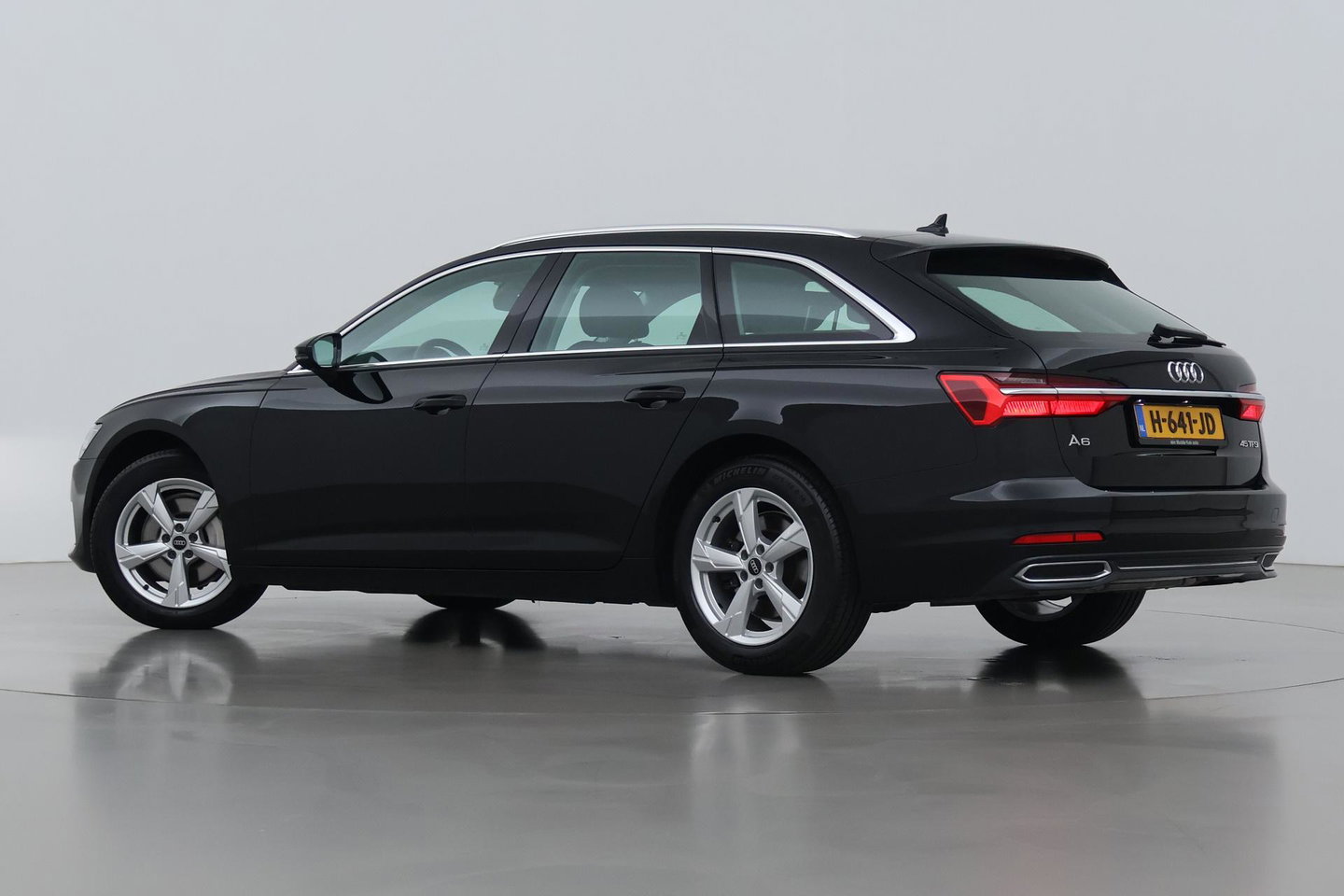 Audi A6 Avant 45 TFSI Design Pro Line Plus | ACC | Trekhaak | Stoelverwarming | Elektrische Achterklep | Navigatie | LED | 18 Inch