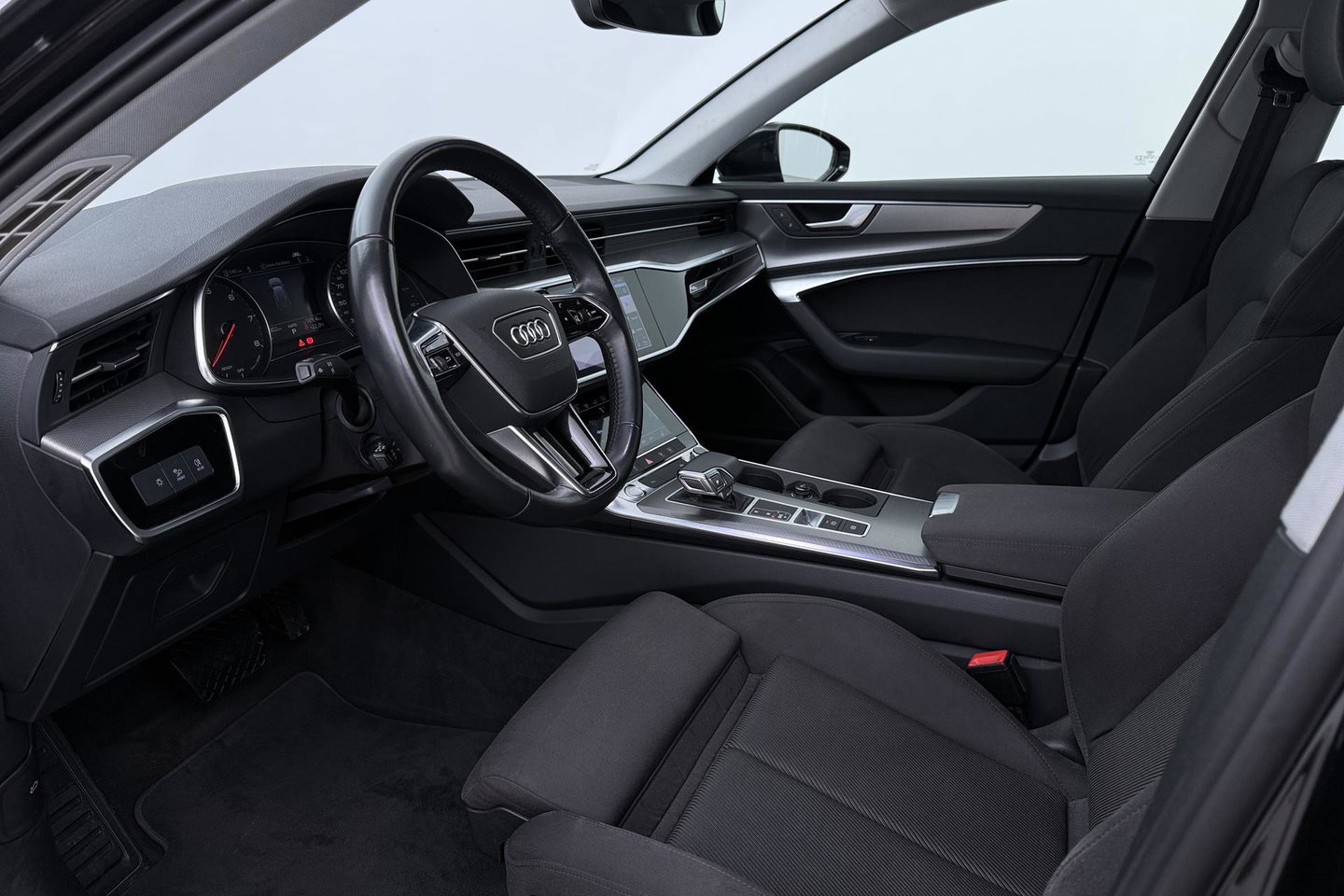 Audi A6 Avant 45 TFSI Design Pro Line Plus | ACC | Trekhaak | Stoelverwarming | Elektrische Achterklep | Navigatie | LED | 18 Inch