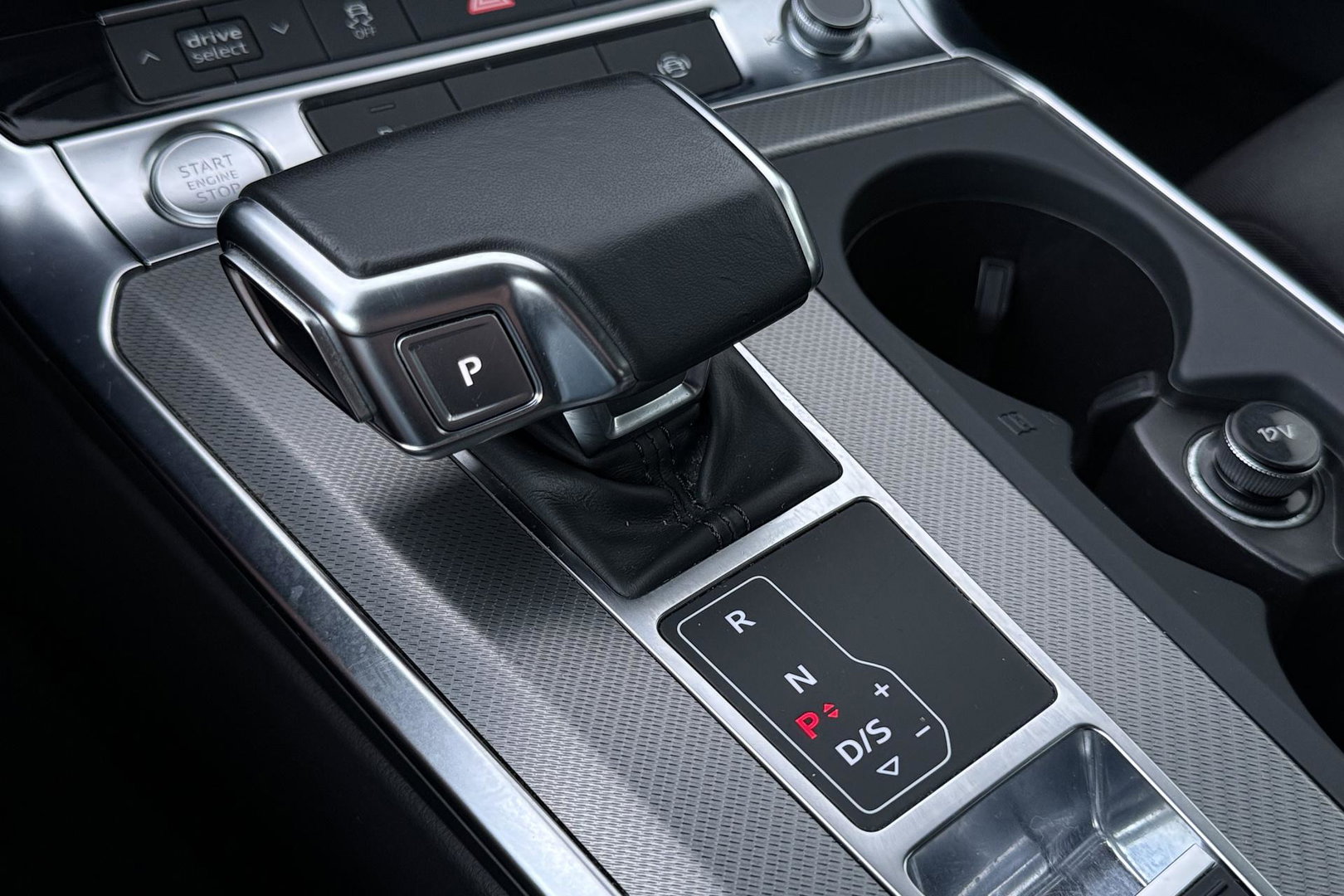 Audi A6 Avant 45 TFSI Design Pro Line Plus | ACC | Trekhaak | Stoelverwarming | Elektrische Achterklep | Navigatie | LED | 18 Inch