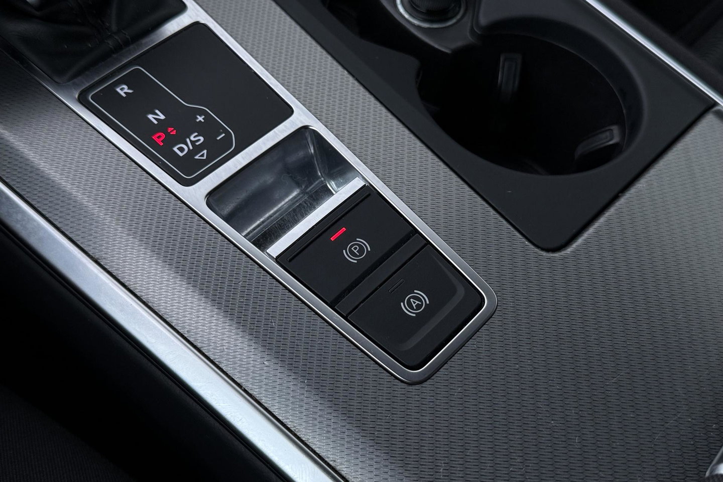 Audi A6 Avant 45 TFSI Design Pro Line Plus | ACC | Trekhaak | Stoelverwarming | Elektrische Achterklep | Navigatie | LED | 18 Inch