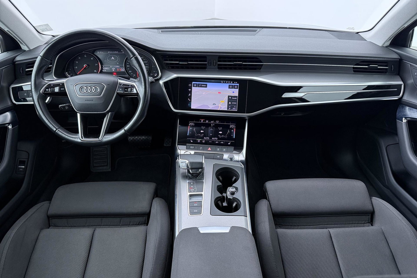 Audi A6 Avant 45 TFSI Design Pro Line Plus | ACC | Trekhaak | Stoelverwarming | Elektrische Achterklep | Navigatie | LED | 18 Inch