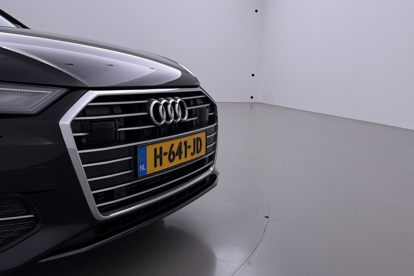Audi A6 Avant 45 TFSI Design Pro Line Plus | ACC | Trekhaak | Stoelverwarming | Elektrische Achterklep | Navigatie | LED | 18 Inch