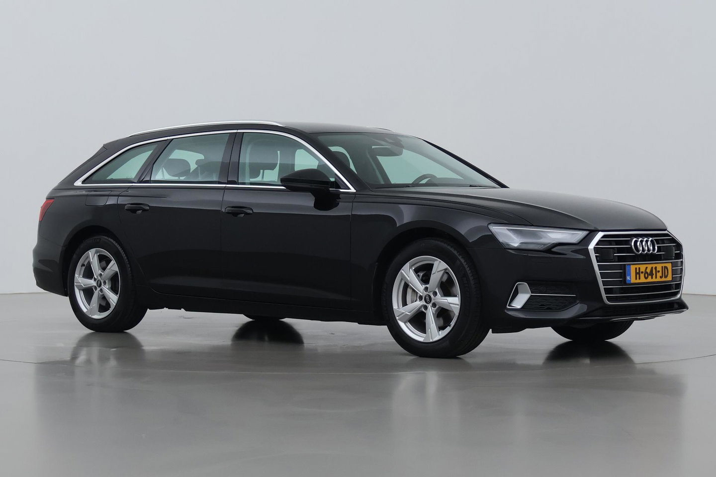 Audi A6 Avant 45 TFSI Design Pro Line Plus | ACC | Trekhaak | Stoelverwarming | Elektrische Achterklep | Navigatie | LED | 18 Inch