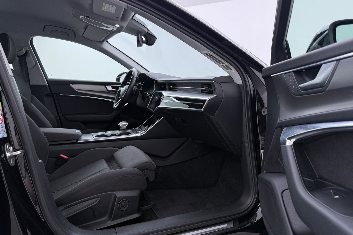 Audi A6 Avant 45 TFSI Design Pro Line Plus | ACC | Trekhaak | Stoelverwarming | Elektrische Achterklep | Navigatie | LED | 18 Inch