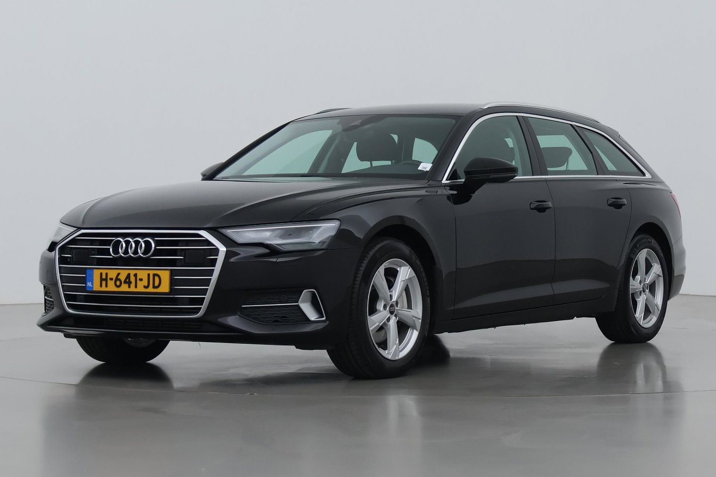 Audi A6 Avant 45 TFSI Design Pro Line Plus | ACC | Trekhaak | Stoelverwarming | Elektrische Achterklep | Navigatie | LED | 18 Inch
