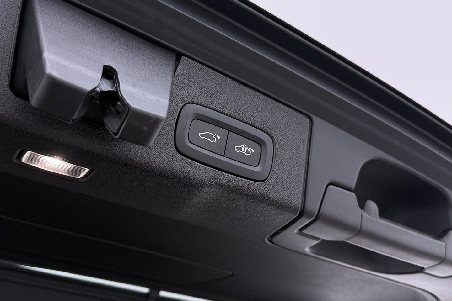 Volvo XC60 T8 Plug-in hybrid Plus Black Edition | ACC | Panoramadak | Harman/Kardon | 360° Camera | Head-Up | 21 inch