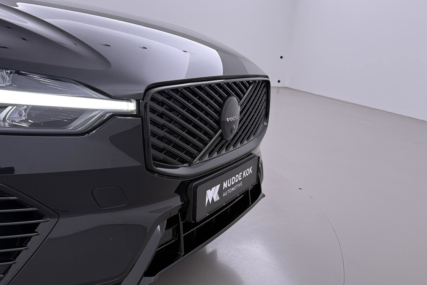 Volvo XC60 T8 Plug-in hybrid Plus Black Edition | ACC | Panoramadak | Harman/Kardon | 360° Camera | Head-Up | 21 inch