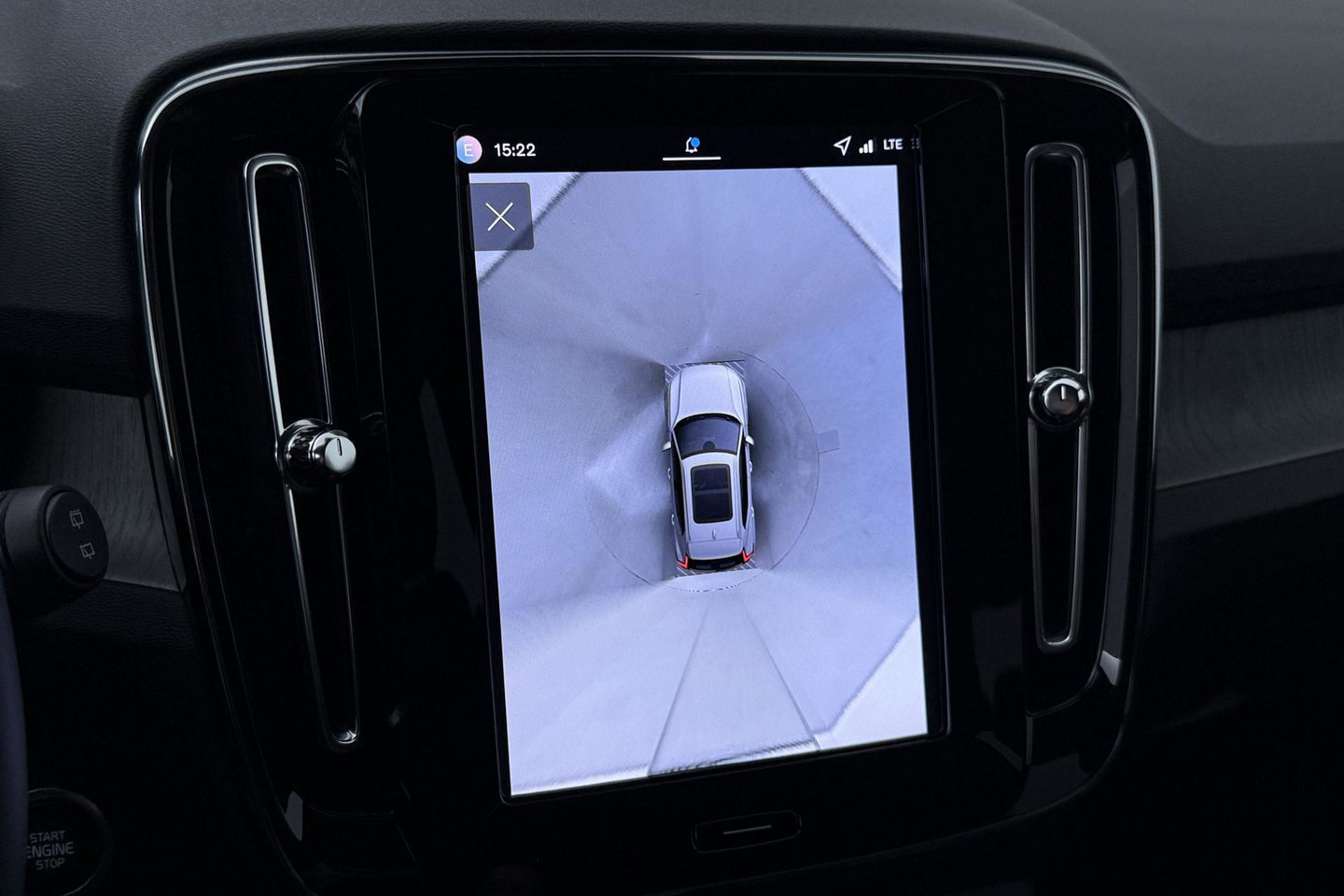 Volvo XC40 2.0 B3 Plus Dark | ACC | 360° Camera | Harman/Kardon | Memory | Stoel+Stuurverwarming | 19 Inch