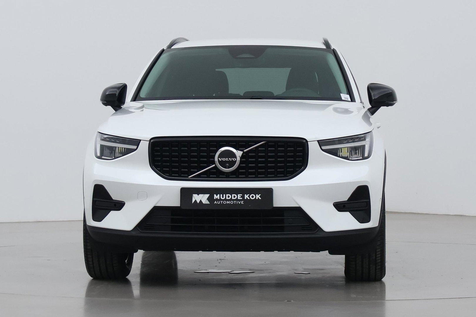 Volvo XC40 2.0 B3 Plus Dark | ACC | 360° Camera | Harman/Kardon | Memory | Stoel+Stuurverwarming | 19 Inch