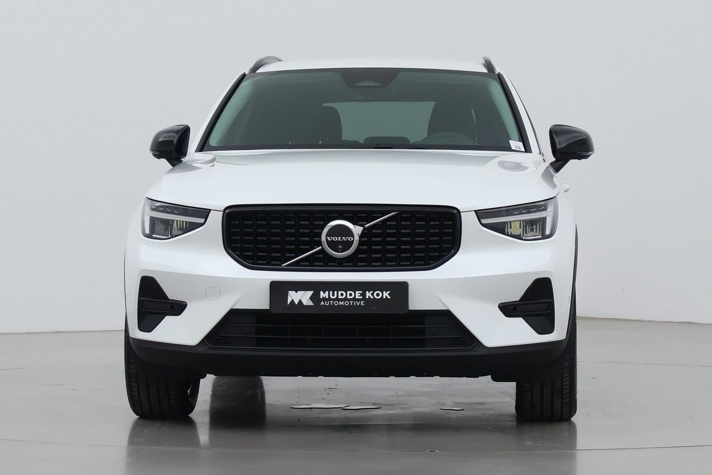 Volvo XC40 2.0 B3 Plus Dark | ACC | 360° Camera | Harman/Kardon | Memory | Stoel+Stuurverwarming | 19 Inch