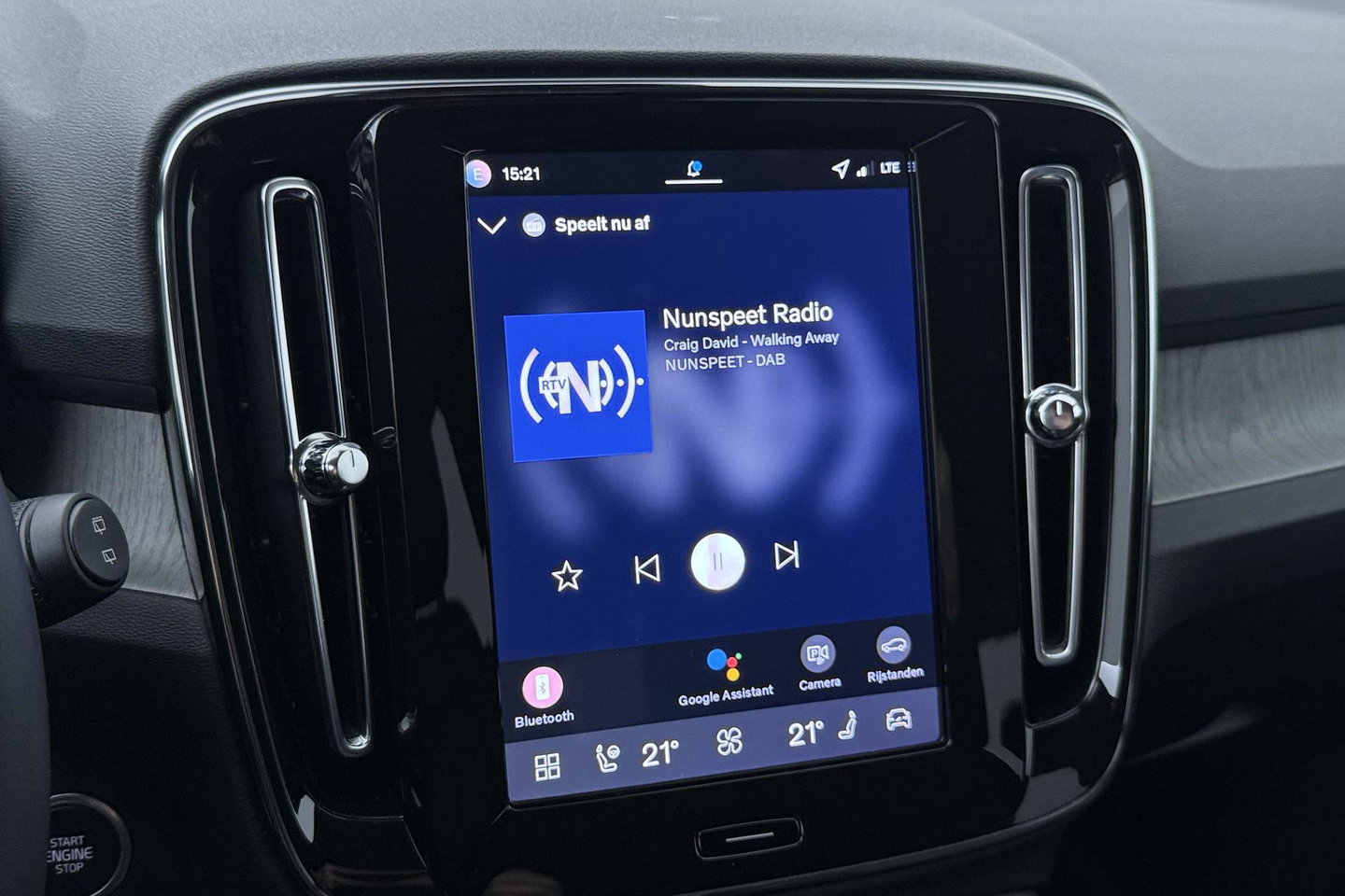 Volvo XC40 2.0 B3 Plus Dark | ACC | 360° Camera | Harman/Kardon | Memory | Stoel+Stuurverwarming | 19 Inch