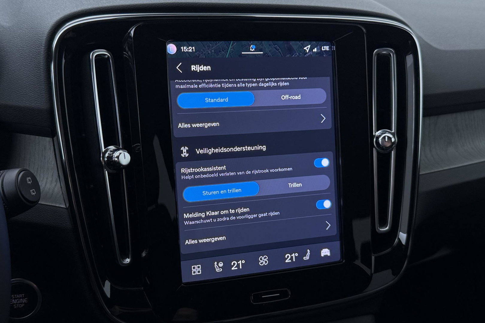 Volvo XC40 2.0 B3 Plus Dark | ACC | 360° Camera | Harman/Kardon | Memory | Stoel+Stuurverwarming | 19 Inch