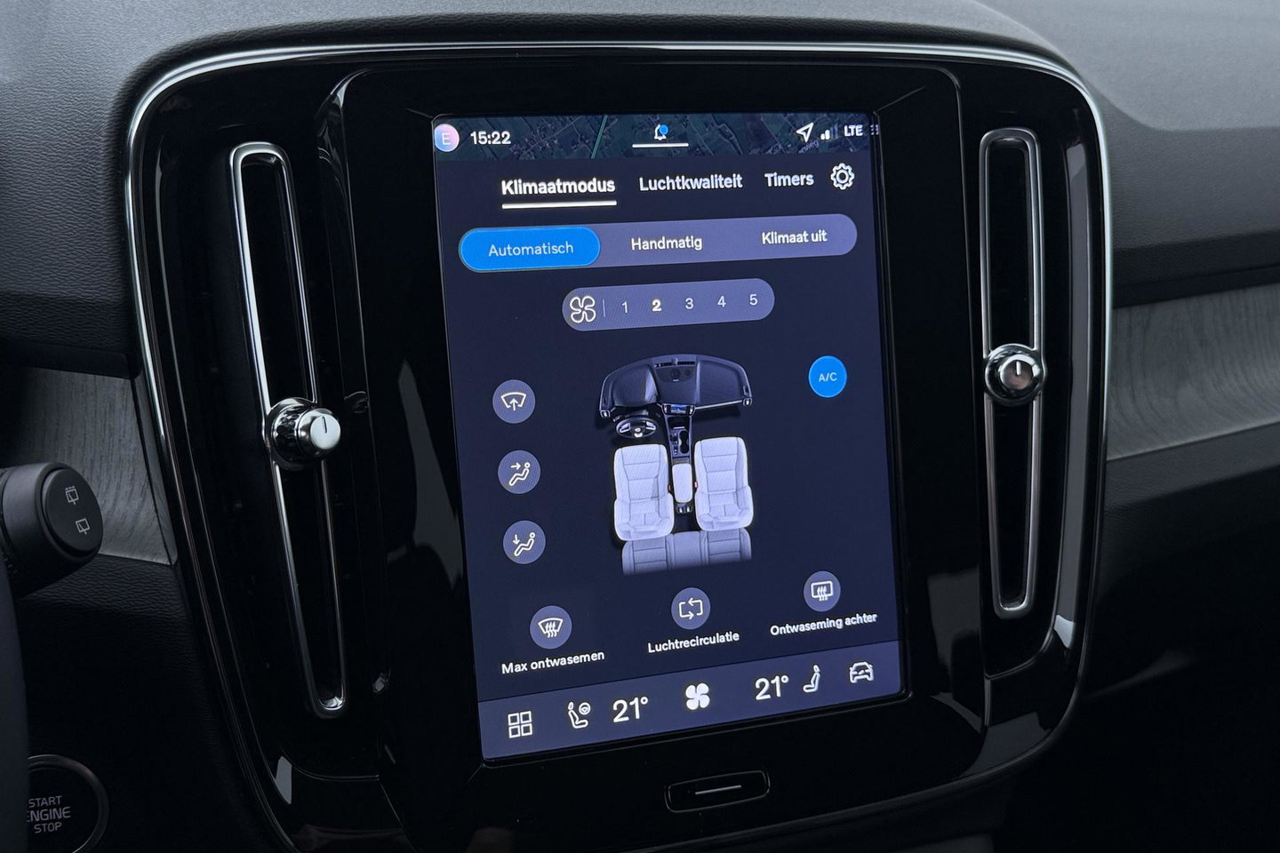 Volvo XC40 2.0 B3 Plus Dark | ACC | 360° Camera | Harman/Kardon | Memory | Stoel+Stuurverwarming | 19 Inch