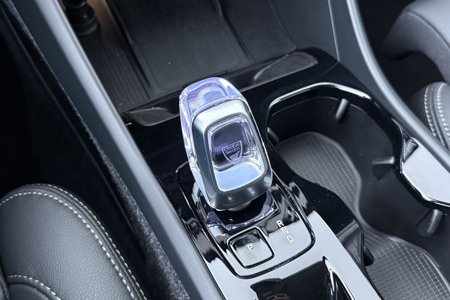 Volvo XC40 2.0 B3 Plus Dark | ACC | 360° Camera | Harman/Kardon | Memory | Stoel+Stuurverwarming | 19 Inch