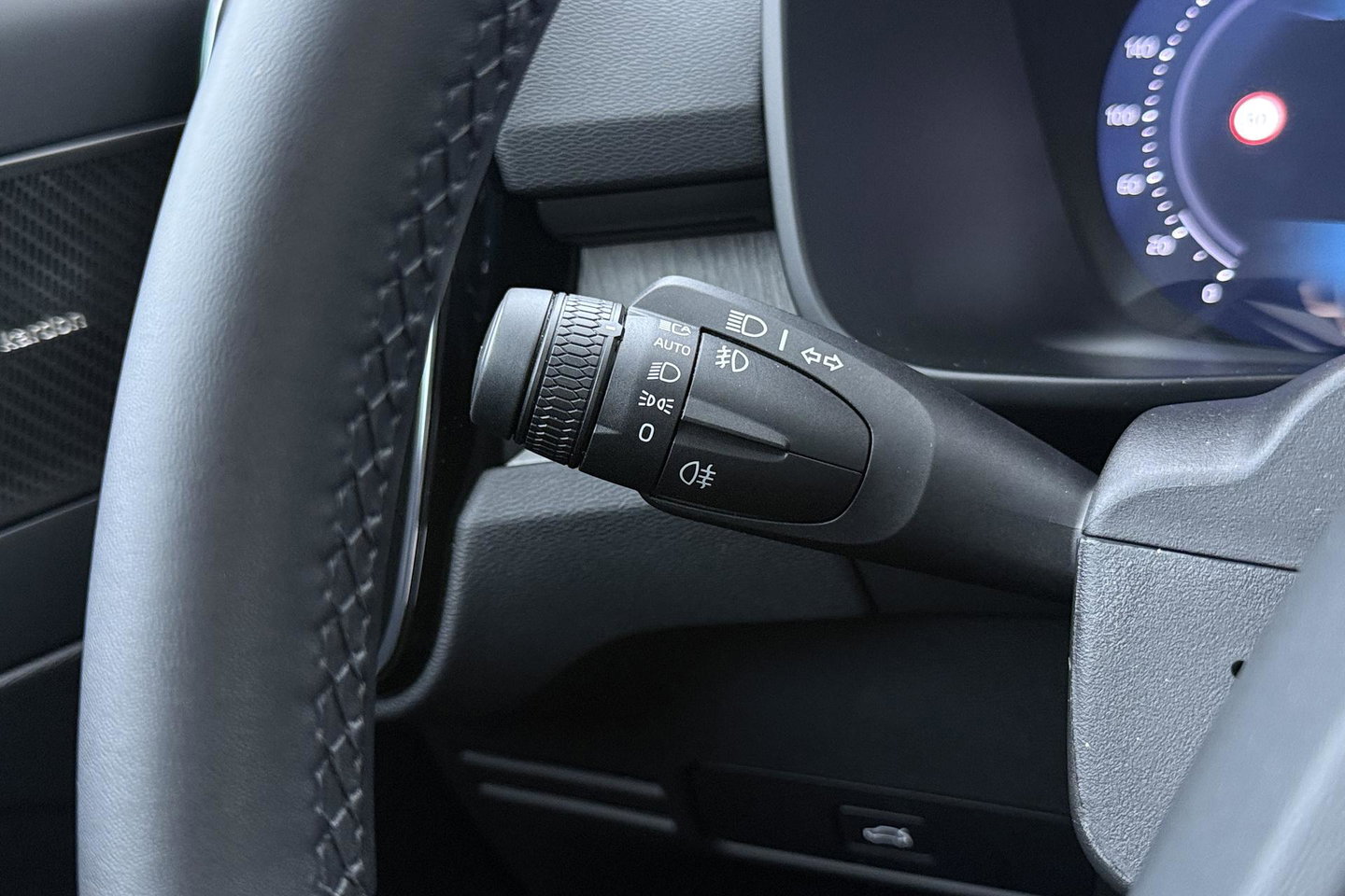 Volvo XC40 2.0 B3 Plus Dark | ACC | 360° Camera | Harman/Kardon | Memory | Stoel+Stuurverwarming | 19 Inch