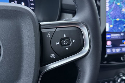 Volvo XC40 2.0 B3 Plus Dark | ACC | 360° Camera | Harman/Kardon | Memory | Stoel+Stuurverwarming | 19 Inch