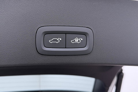 Volvo XC40 2.0 B3 Plus Dark | ACC | 360° Camera | Harman/Kardon | Memory | Stoel+Stuurverwarming | 19 Inch