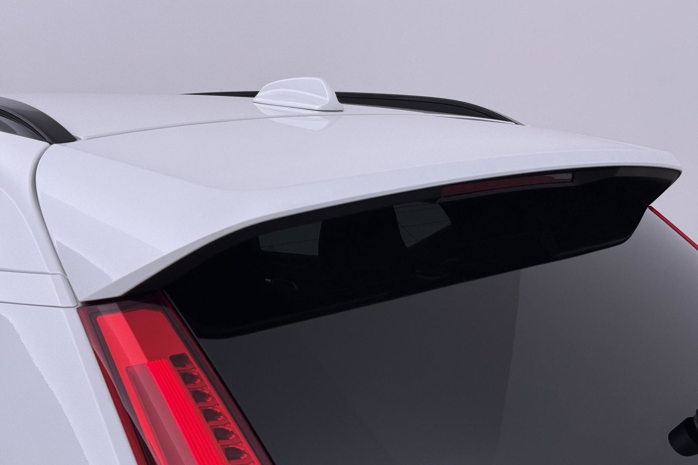 Volvo XC40 2.0 B3 Plus Dark | ACC | 360° Camera | Harman/Kardon | Memory | Stoel+Stuurverwarming | 19 Inch