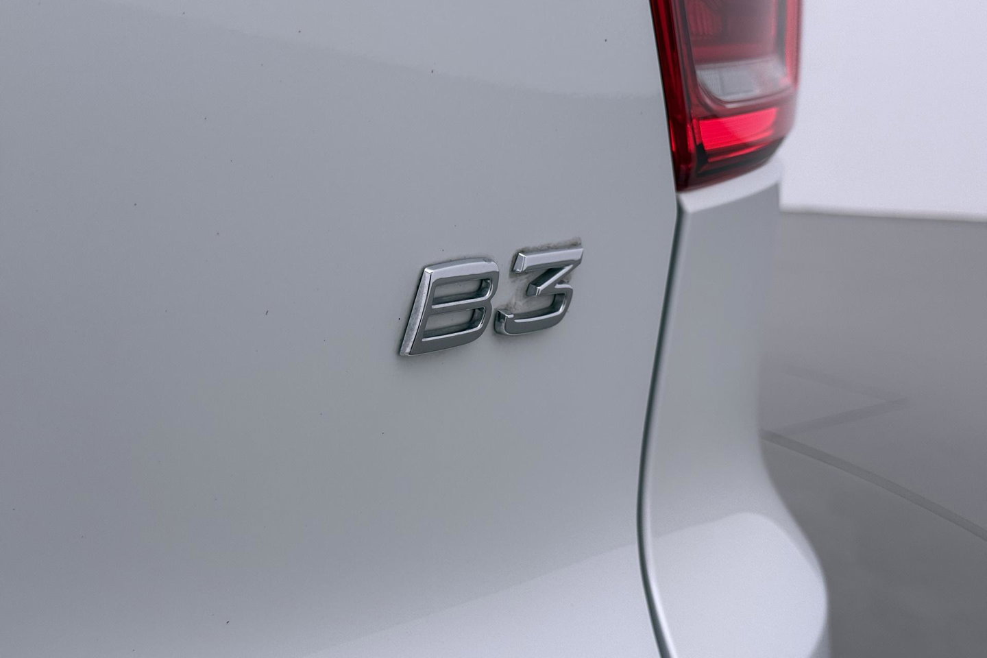 Volvo XC40 2.0 B3 Plus Dark | ACC | 360° Camera | Harman/Kardon | Memory | Stoel+Stuurverwarming | 19 Inch