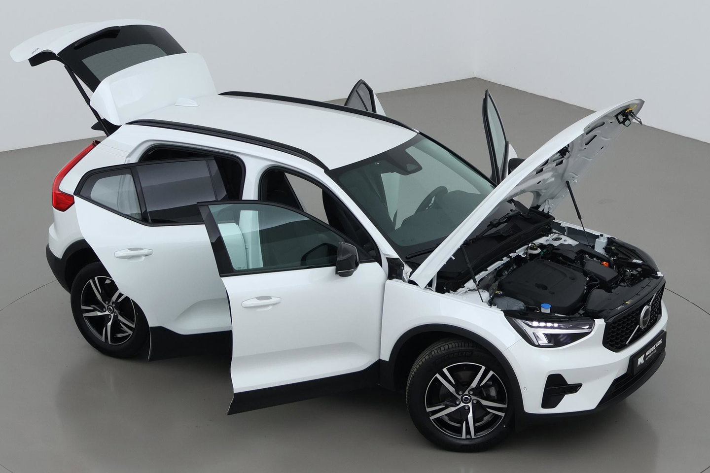 Volvo XC40 2.0 B3 Plus Dark | ACC | 360° Camera | Harman/Kardon | Memory | Stoel+Stuurverwarming | 19 Inch