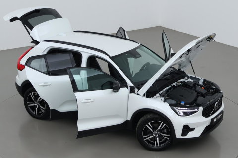 Volvo XC40 2.0 B3 Plus Dark | ACC | 360° Camera | Harman/Kardon | Memory | Stoel+Stuurverwarming | 19 Inch
