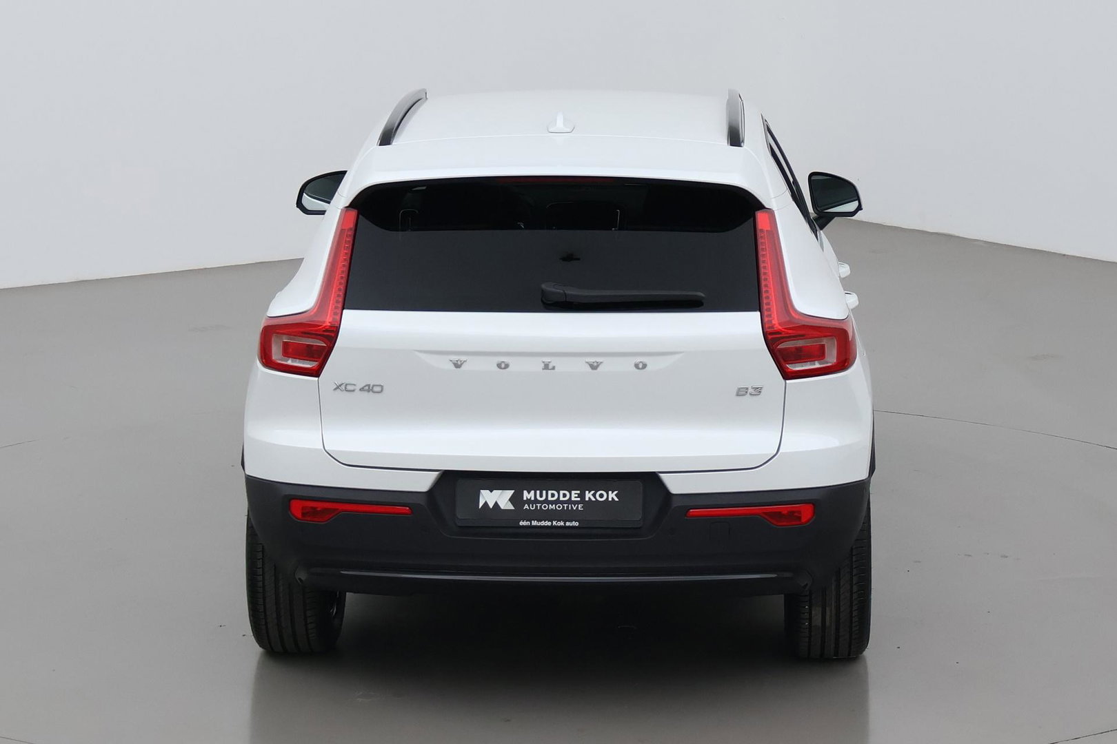 Volvo XC40 2.0 B3 Plus Dark | ACC | 360° Camera | Harman/Kardon | Memory | Stoel+Stuurverwarming | 19 Inch