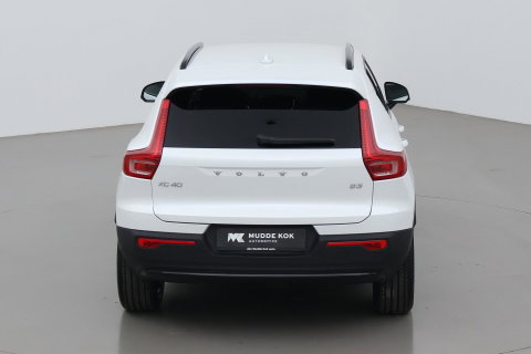 Volvo XC40 2.0 B3 Plus Dark | ACC | 360° Camera | Harman/Kardon | Memory | Stoel+Stuurverwarming | 19 Inch