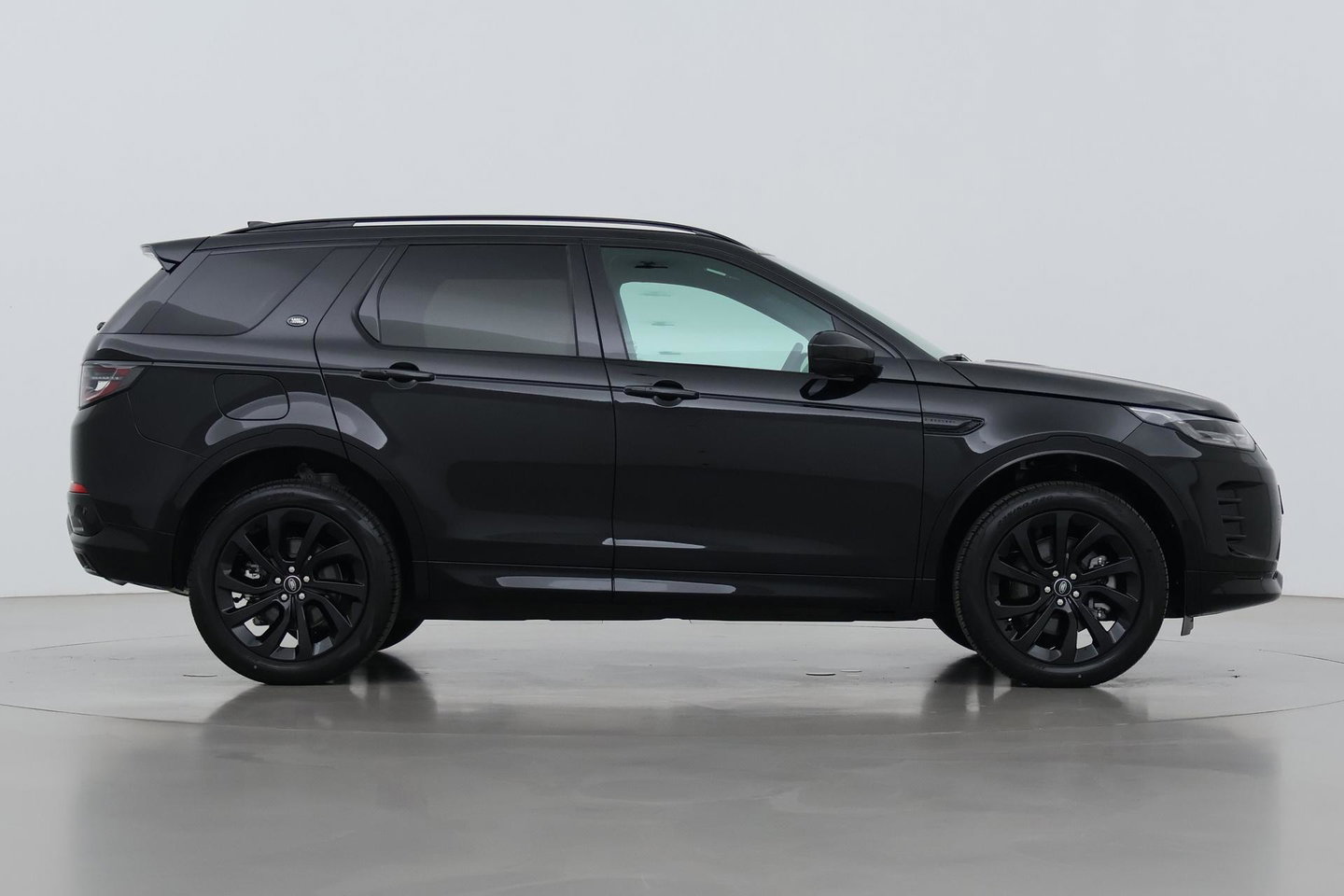 Land Rover Discovery Sport P270e PHEV Dynamic SE | NIEUW! | Panoramadak | Trekhaak | ACC | Meridian | Stoel+Stuurverwarming