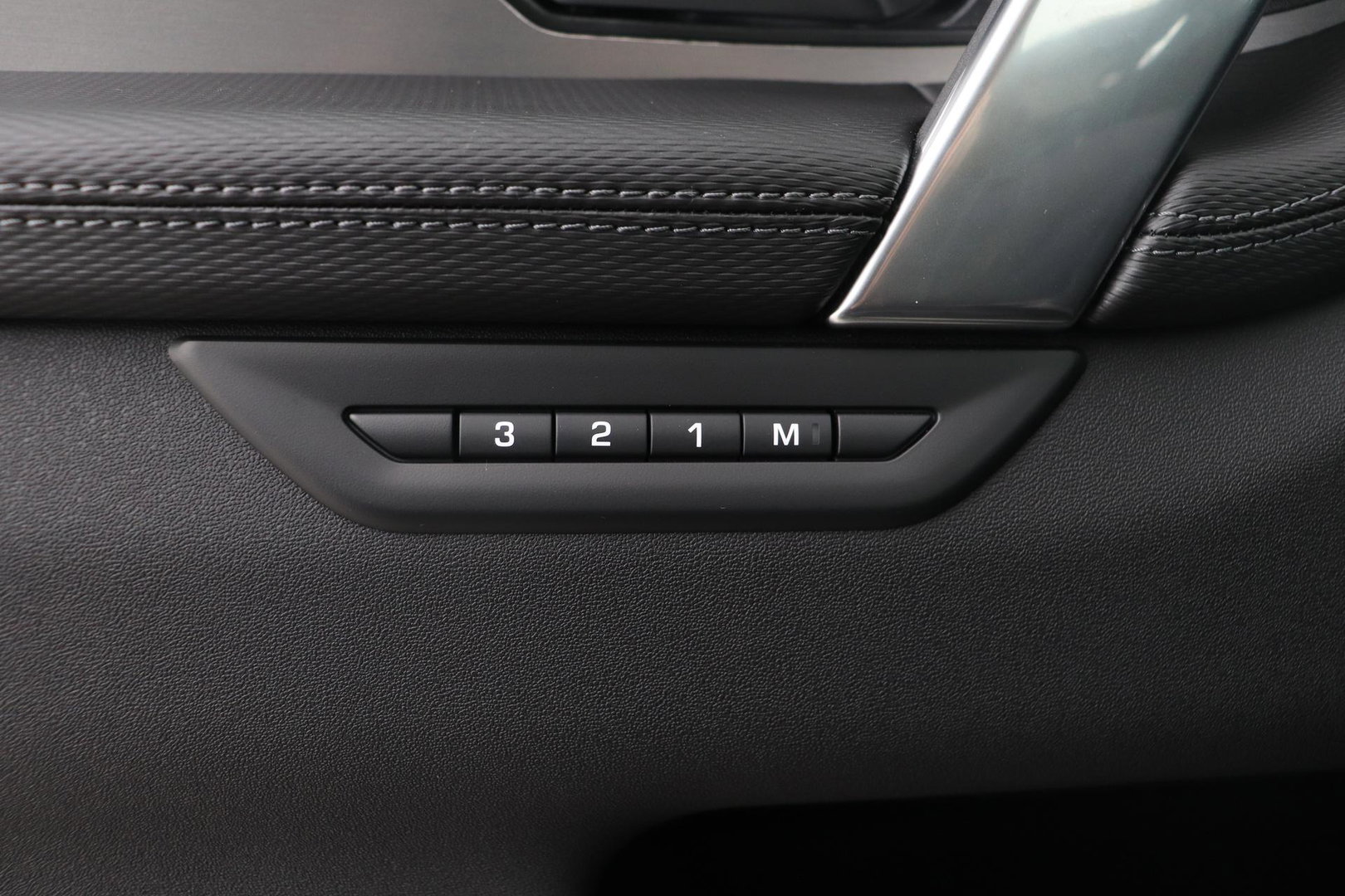 Land Rover Discovery Sport P270e PHEV Dynamic SE | NIEUW! | Panoramadak | Trekhaak | ACC | Meridian | Stoel+Stuurverwarming