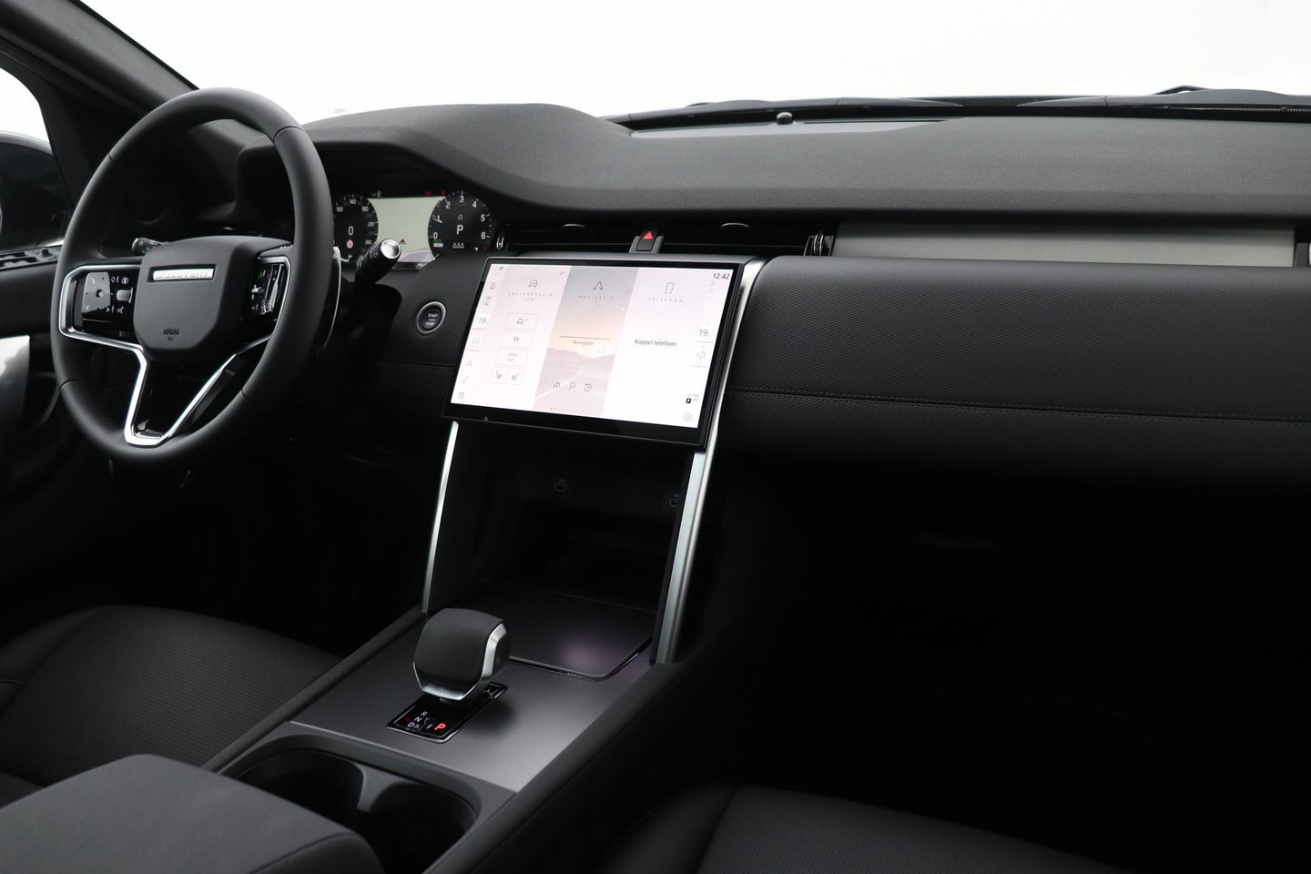 Land Rover Discovery Sport P270e PHEV Dynamic SE | NIEUW! | Panoramadak | Trekhaak | ACC | Meridian | Stoel+Stuurverwarming