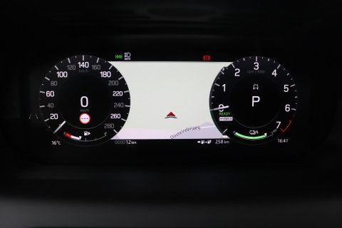 Land Rover Discovery Sport P270e PHEV Dynamic SE | NIEUW! | Panoramadak | Trekhaak | ACC | Meridian | Stoel+Stuurverwarming